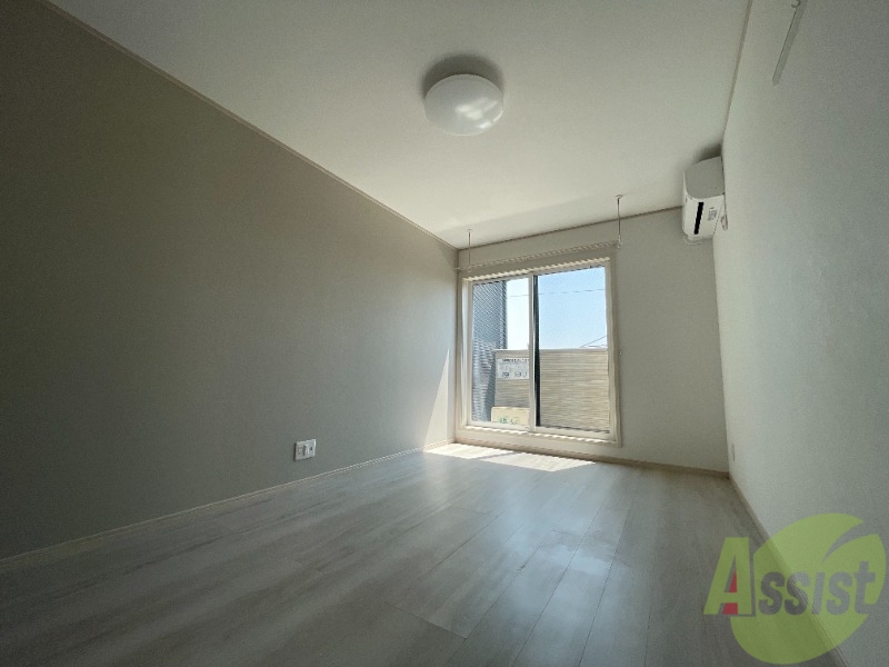 居室・リビング　７．７帖の広々とした空間。快適に過ごせます。