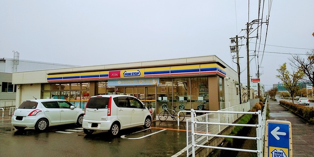 コンビニ　ミニストップ鳥栖藤木町店（コンビニ）まで700m