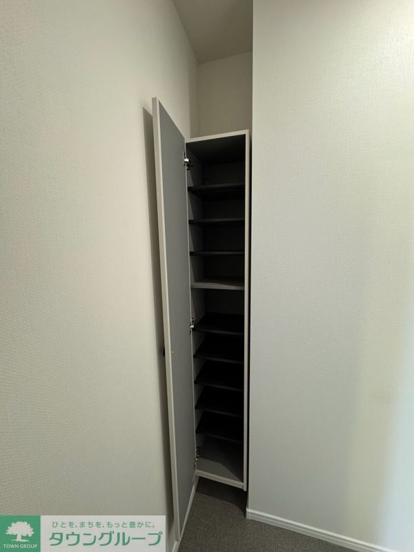 玄関　お問合せはタウンハウジングまで！※現地待合わせ相談可能