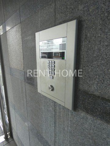 エントランス　オートロック完備