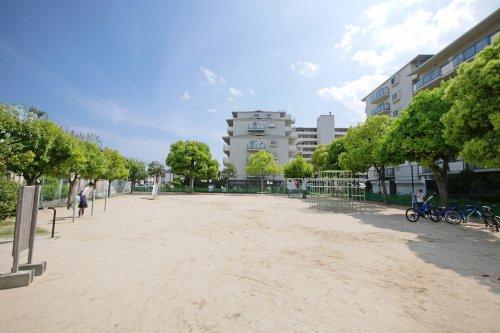 公園　春日丘公園（公園）まで711m