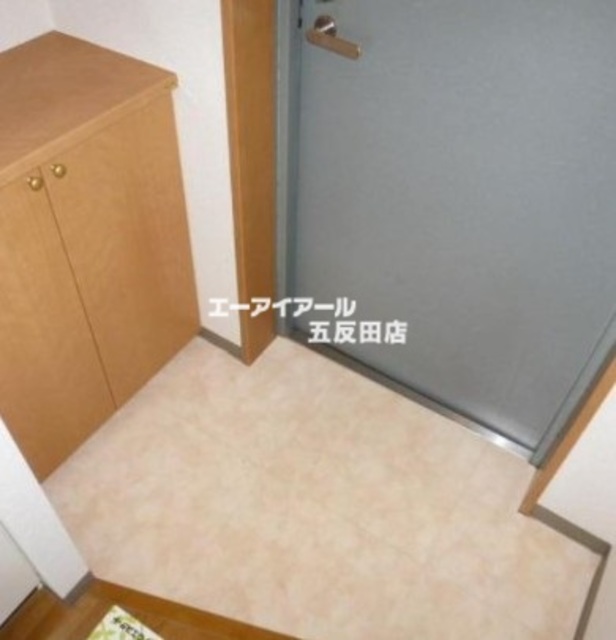 玄関　大変設備充実しております。お気軽にご相談下さい。