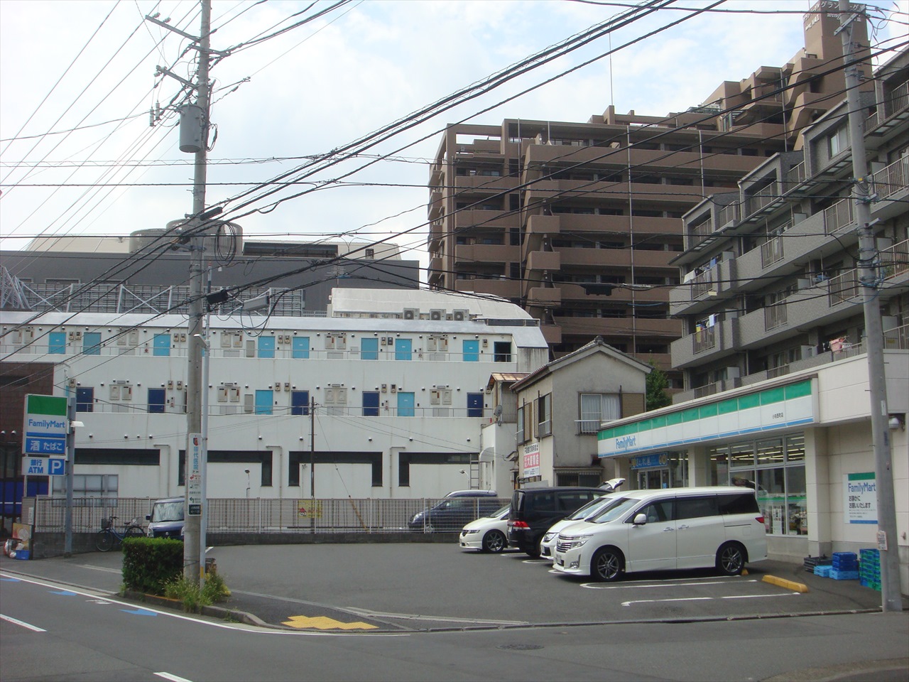 コンビニ　ファミリーマート小向西町店（コンビニ）まで248m
