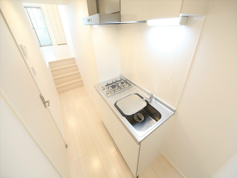 キッチン　システムキッチン（ガス2口コンロ付）同型写真