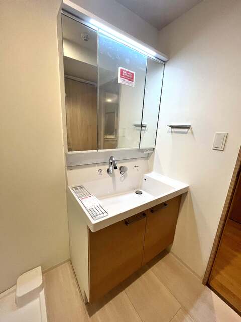 洗面設備　◆朝の支度に便利な洗髪洗面化粧台◆