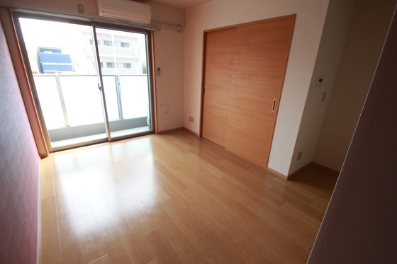 居室・リビング　※別部屋の写真です