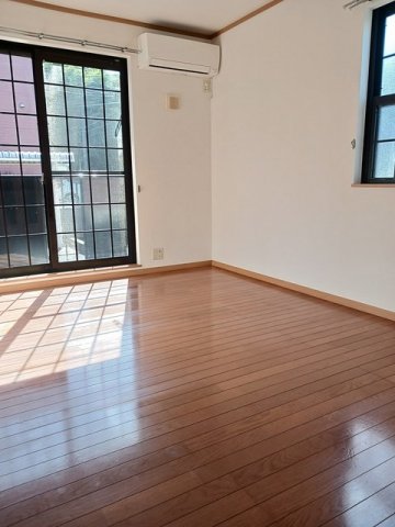 居室・リビング　明るい室内です