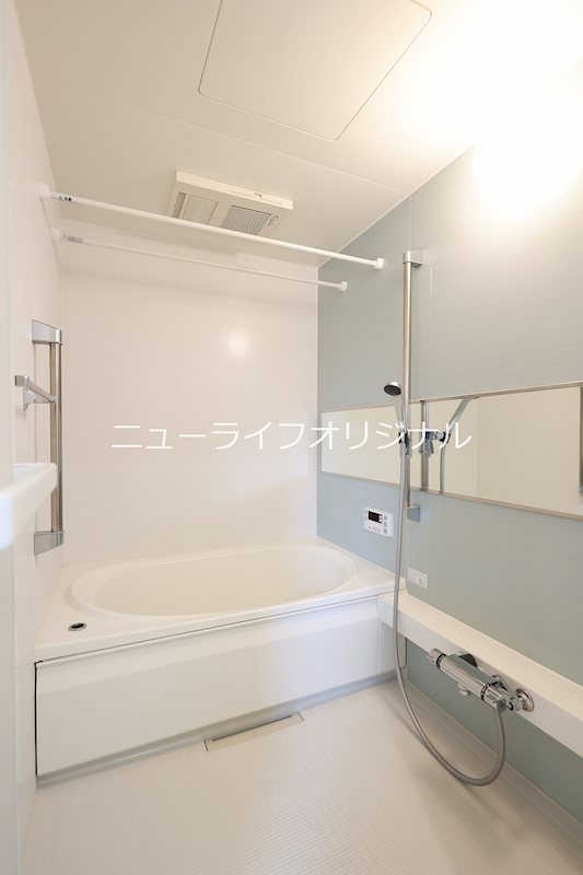 バス・シャワールーム　追焚機能はもちろん浴室乾燥機付きです！