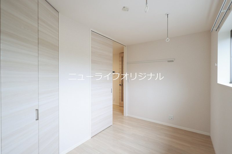 その他部屋・スペース　たくさん収納できるウォークインクローゼットのある寝室！