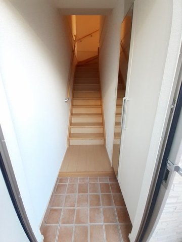 玄関　【ハイム・プランドール】落ち着いた玄関です