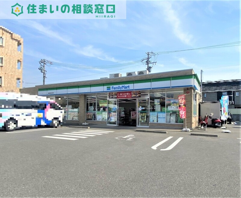 コンビニ　ファミリーマート岡崎岡町保母店（コンビニ）まで523m
