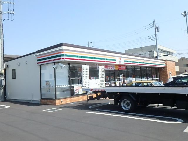 コンビニ　セブンイレブン（コンビニ）まで110m