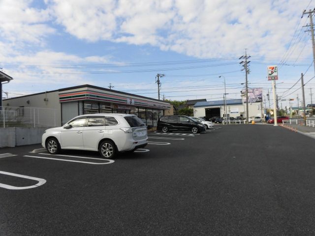 コンビニ　セブンイレブン東郷町春木店（コンビニ）まで229m