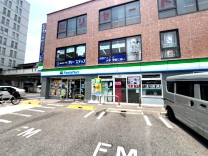 コンビニ　ファミリーマート（コンビニ）まで1039m