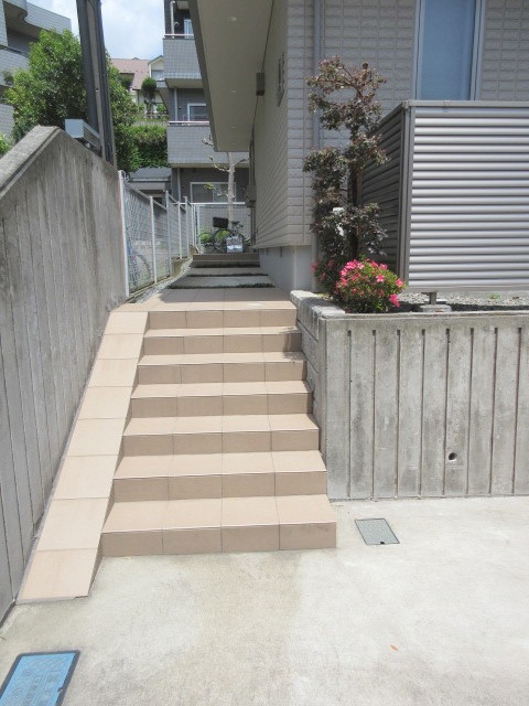 ロビー　エントランスアプローチ