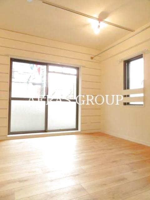 居室・リビング　明るいお部屋