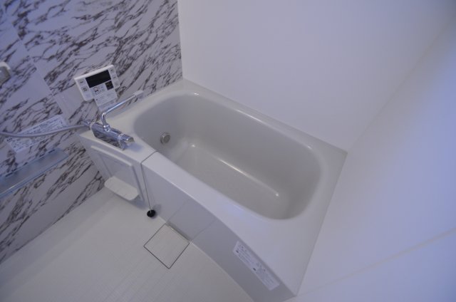 バス・シャワールーム　追い焚き機能付き