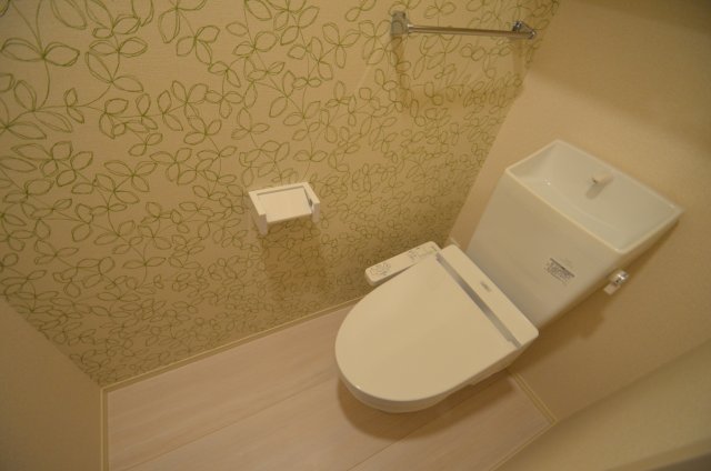 トイレ　気分すっきり温水洗浄便座