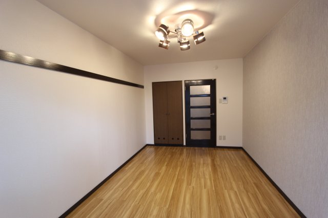 居室・リビング　参考写真です。現況優先。