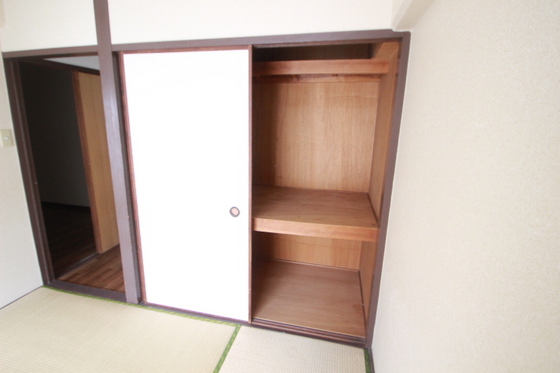 収納　※別号室の写真になります。