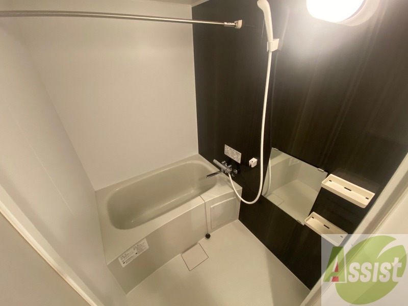 バス・シャワールーム　お風呂になります。一日の疲れを癒してくださいね。