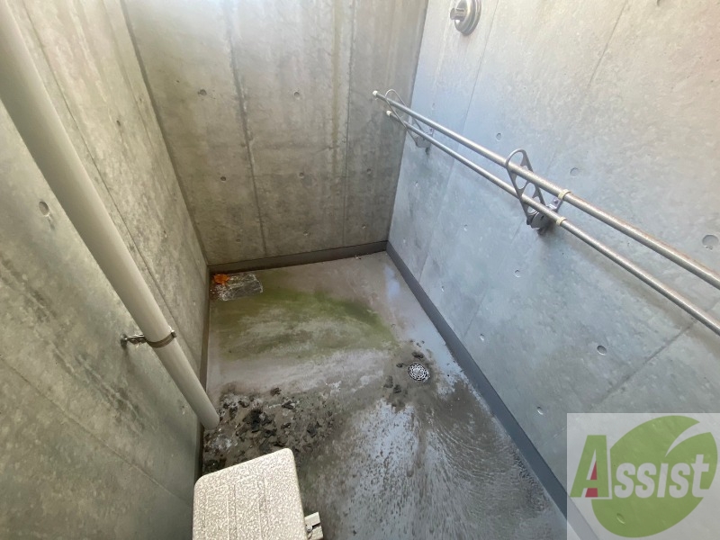 バルコニー　テラスです。天気の良い日には外干しができます！