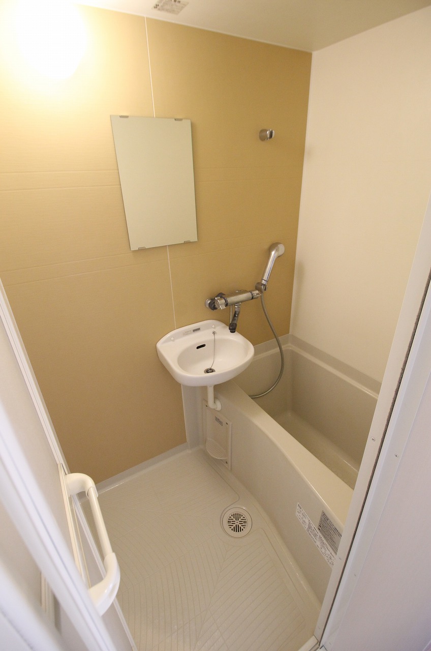 バス・シャワールーム　別の部屋の写真です