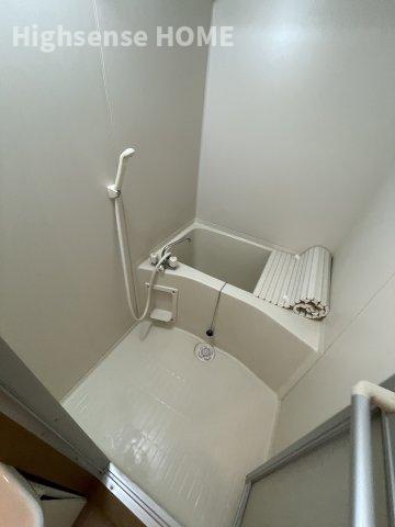 バス・シャワールーム　コンパクトで使いやすいお風呂です