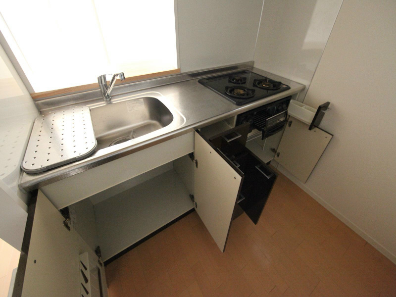 キッチン　システムキッチン　3口ガスコンロ　グリル付き