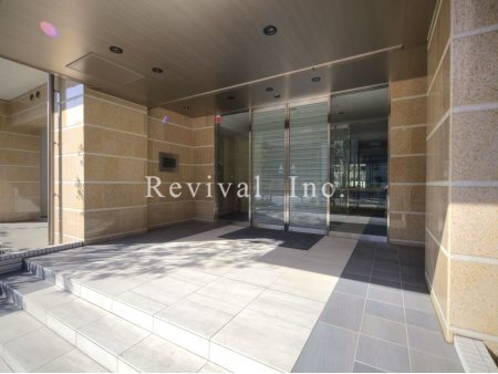 エントランス　女性も安心のセキュリティシステム