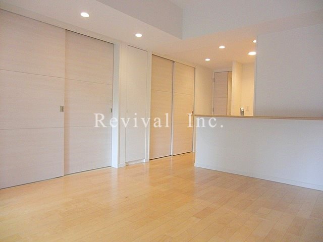 居室・リビング　南向きで日当たり良好なリビング空間（別部屋参考画像）