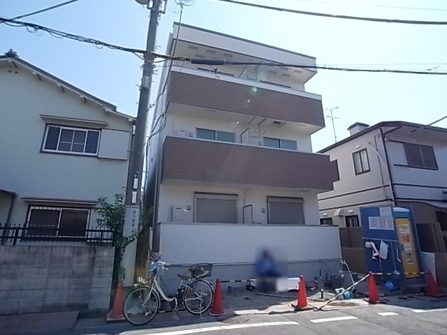 建物外観　建設中