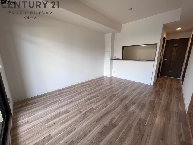 居室・リビング　カウンターキッチン付きのリビングです。