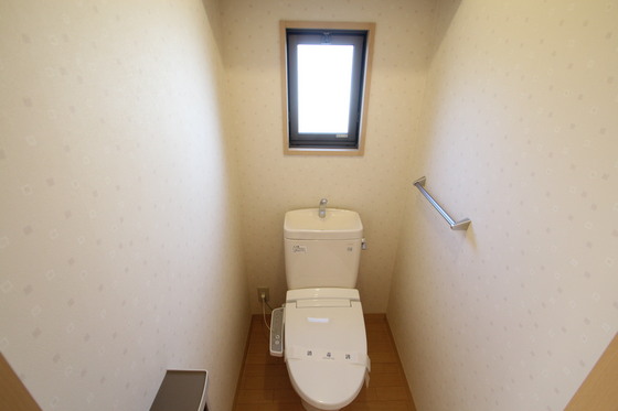 トイレ　※別号室の写真です