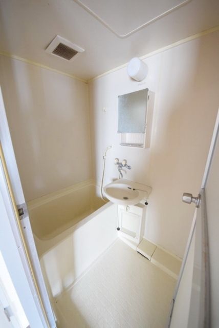 バス・シャワールーム　別部屋参考写真