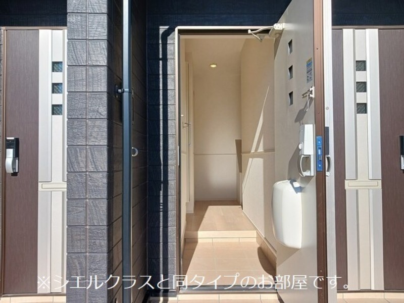 玄関　図面と現状に相違がある場合には現状を優先