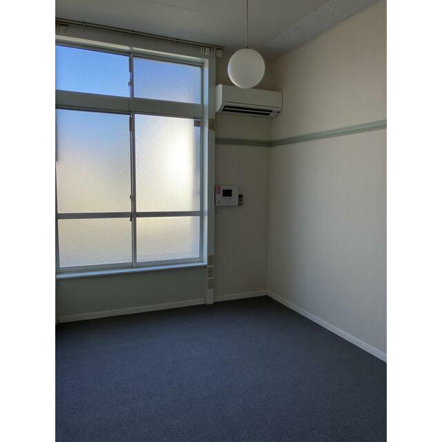 その他部屋・スペース　床のカーペットＣＦに張り替えました！