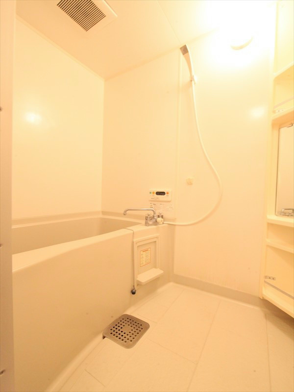 バス・シャワールーム　バスルーム　浴室乾燥機