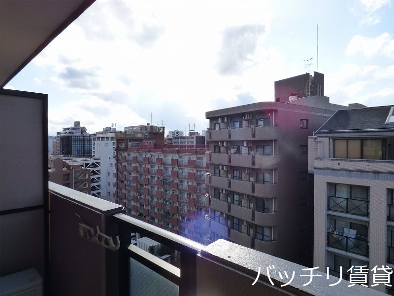 バルコニー　写真は別号室の為の為、現状優先になります。