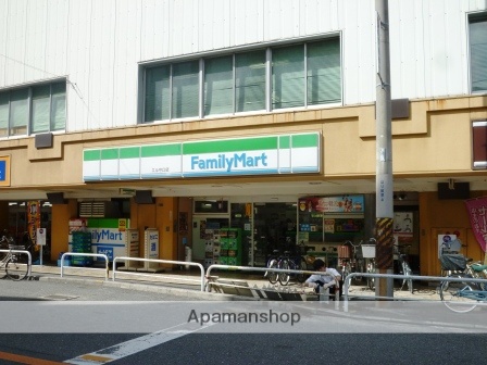 コンビニ　ファミリーマート（コンビニ）まで600m