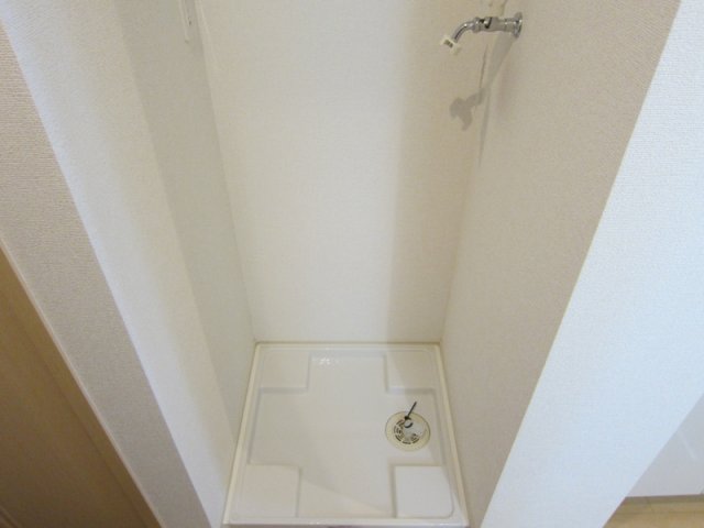 その他　ジャストサイズの洗濯機置場。ドラム式もいけるかも