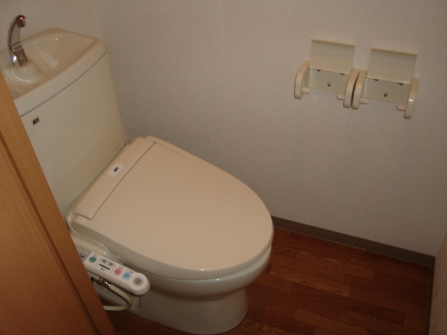 トイレ　ＷＣ(温水洗浄便座)