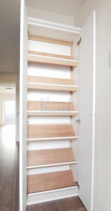 玄関　たっぷりシューズボックス☆