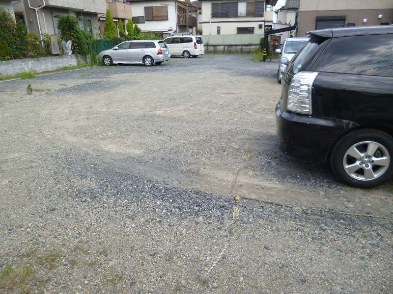 駐車場　敷地内駐車場完備です。