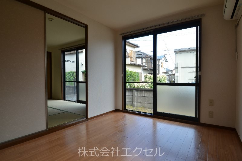 居室・リビング　日当たり良好です。