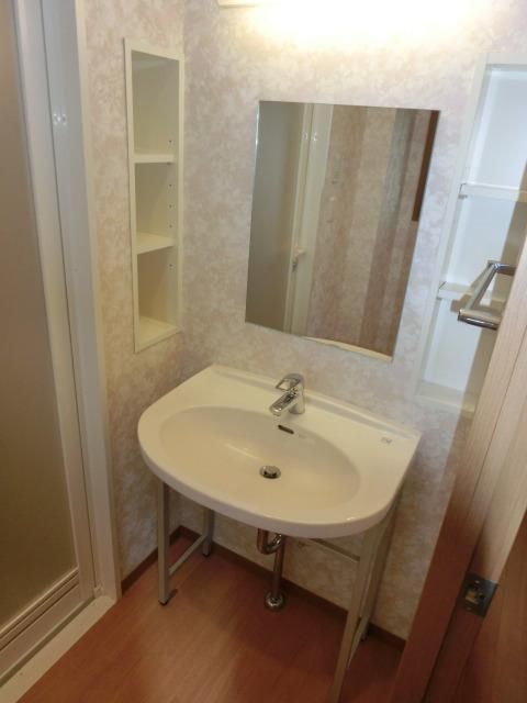 洗面設備　※同建物　同タイプ間取り設備施工例　現況優先