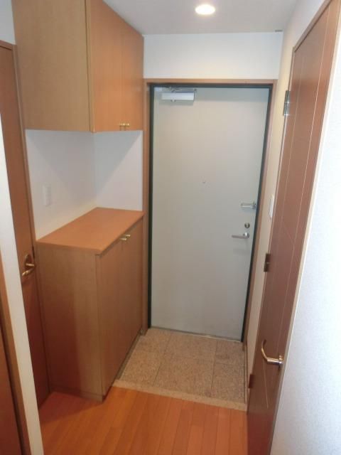 玄関　※同建物　同タイプ間取り設備施工例　現況優先