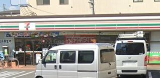 コンビニ　セブンイレブン大田区千鳥町駅前店（コンビニ）まで610m