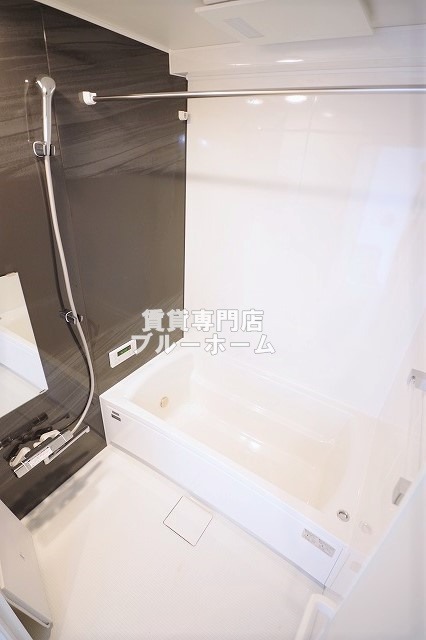 バス・シャワールーム　浴室乾燥機・追炊き機能付きのお風呂！