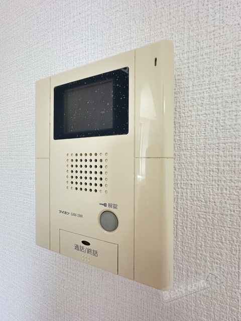 セキュリティ　モニターホンで来訪者を確認できます♪